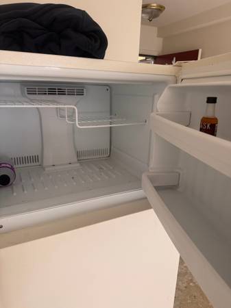 Hotpoint fridge 1