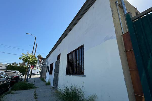 $3,900 / 2000ft2 - ¡Almacén principal en West Adams con distribución flexible y acceso 24/7! (Los Ángeles)63701130194433123