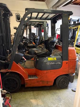 STOLEN TOYOTA PROPANE FORKLIFT 1