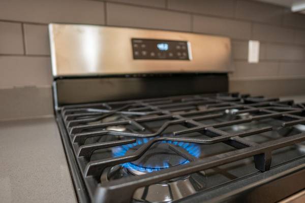 $1,695 / 1br - 650ft2 - $1,000 OFF at Move-In Special!! In-home Washer and Dryer! (Eugene - Amazon Pool)63977277114498121