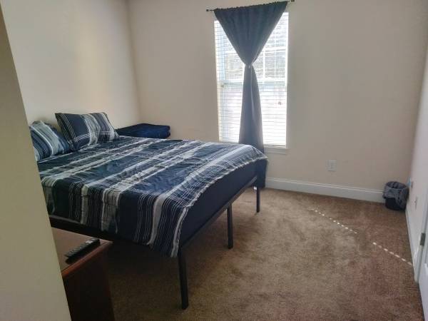 $800 / 3br - 1650ft2 - Furnished Room (Utilities Included) (North Charleston)64015947223169120