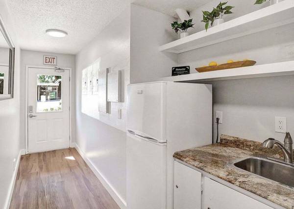 $1,595 / 2br - COME TOUR & SAVE $300 | Shaded Courtyards - Incl Community Room Wifi (Milwaukie Heights)63914737862659124