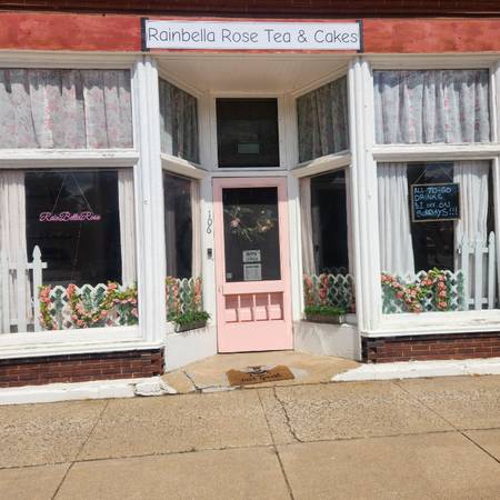 $600.00 Commercial Storefront w/ Storage for Lease in Lawrence Michigan over 163775322340097121