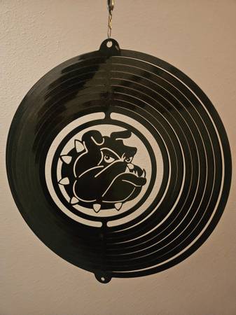 Bulldog wind spinner 1