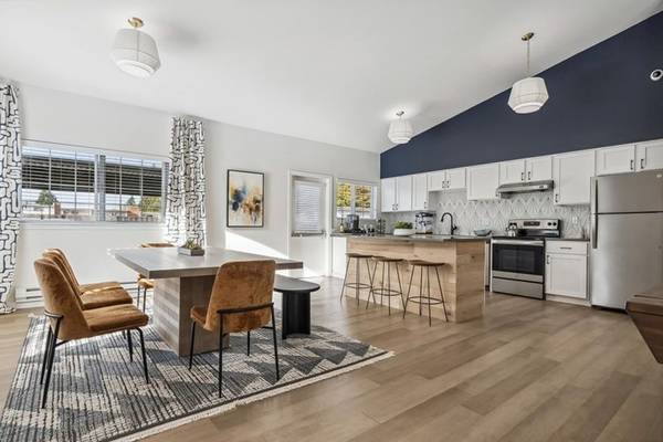 $1,795 / 2br - 865ft2 - Apply Today & Save Call For Details Schedule Your Tour Today !!!!63934162252418123