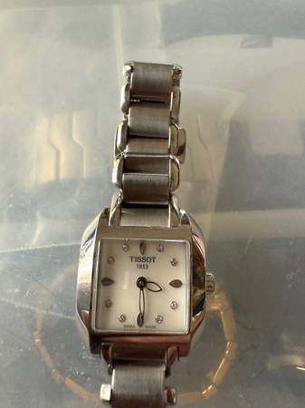 Ladies tissott 1