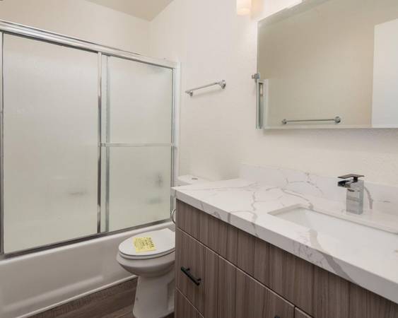 $3,295 / 3br - Garage & Parking Spot + In Unit Washer & Dryer - 3Bed in North Park (Cherokee Point)64037045985665124