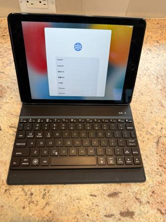 Ipad Air 2 64gb, Keyboard, Case 1