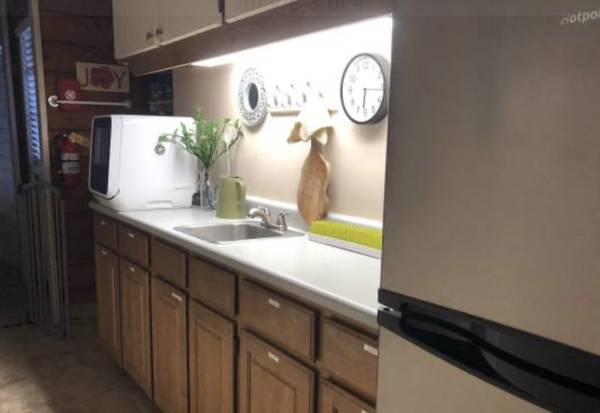 $1,150 / 4br - 095ft2 - Private Room for Rent (Downtown Wailuku)63939665194115122