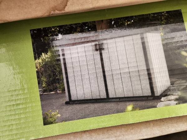 KETER HIGH STORE GRANDE STORAGE SHED NEW IN BOX. 75" X 43" X 52" 1