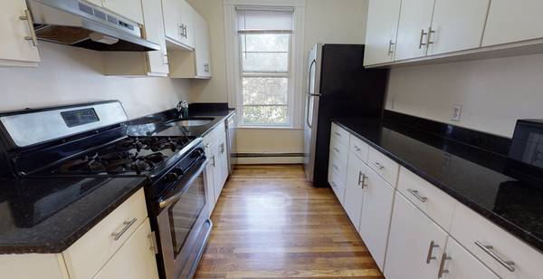 $1,025 / 4br - Room for Rent | 117 Hampshire Street Unit 2 | Available Now (Boston)63699506915971120