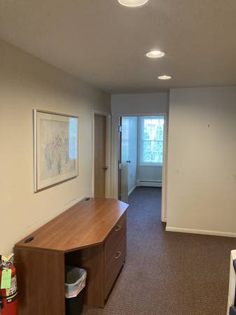$400 / 154ft2 - South End / Downtown Burlington Office Space (Burlington)63784639375617124