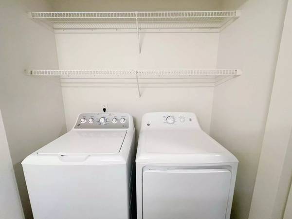 $2,799 / 3br - 1140ft2 - ¡Disfruta de maravillosas vistas desde tu nuevo apartamento de 1140 pies cuadrados con 3 dormitorios y 2 baños! (Snohomish - Sendero Interurbano)63814761547779123