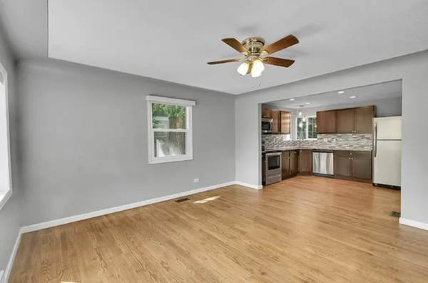 $900 / 2br - Este hogar de 2 dormitorios amplios y 1 baño en alquiler (1655 Yosemite St, Denver, CO)63679423866371121