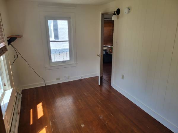 $2,565 / 3br - 950ft2 - 2-3 bedroom unit with Laundry & 2 off-street parking spots (Winooski)63784663137409122