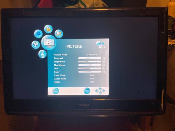 Insignia 32” Screen Flat Panel TV DVD Combo Television Set 1