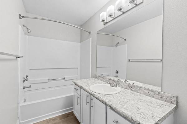 $1,580 / 1br - 722ft2 - Move-in Special: 1 Month Free on Selected 1-Bedroom Units!63673518109443124