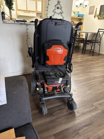 Quantum Edge HD Power Wheelchair – Synergy & Merits Cushions – 24x18 Seat  1