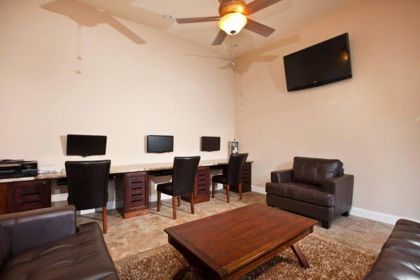$3,545 / 3br - 1160ft2 - Quick Access to South Coast Highway 101, 2 Swimming Pools & 3 Spas63663736761345123