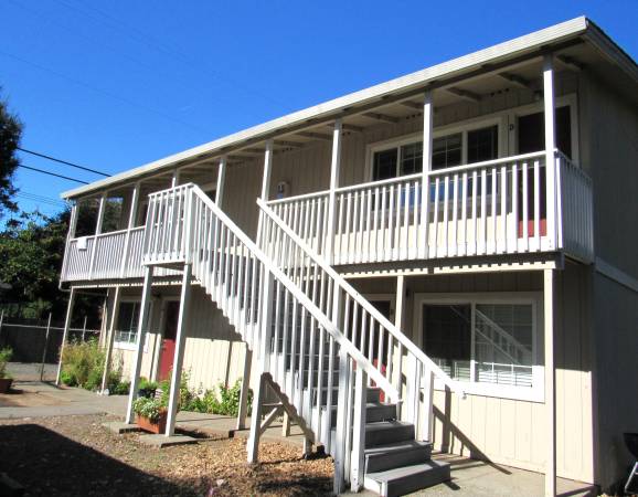 $1,950 / 1br - 1 bath upper unit, in a 4 plex (sonoma)64000755544963120