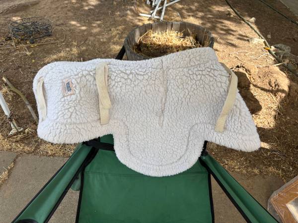 Fleece English Saddle Pad 1
