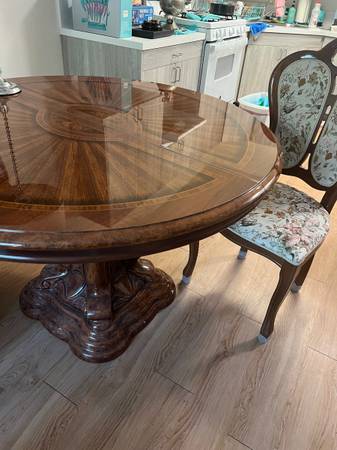 Table and 4 chairs 1