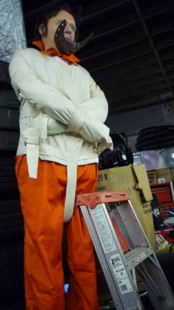 Hannibal Lecter live size figure Halloween 1