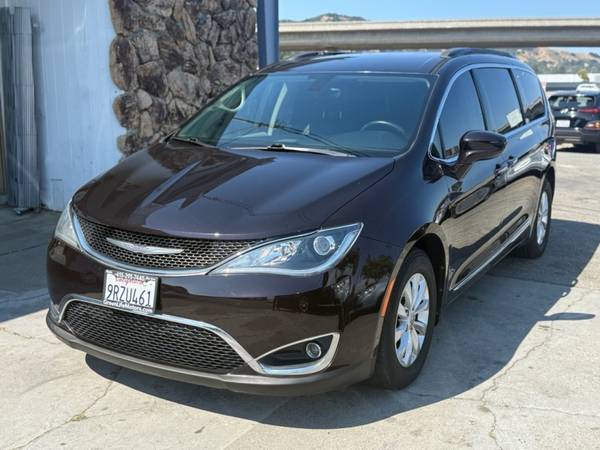 2017 Chrysler Pacifica Touring-L * SE HABLA ESPANOL * - $15,499 (** FAST APPROVALS! SE HABLA ESPANOL! **)63470788654979122