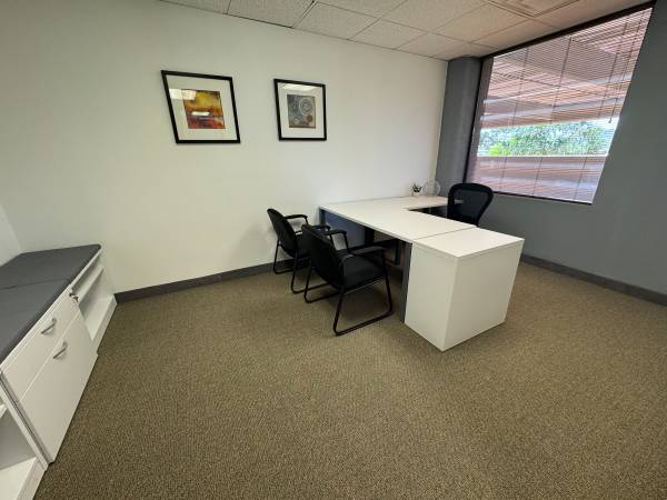 $1,785 / 590ft2 - FOUR OFFICE SUITE with Windows_ Located off the 51 and Shea Blvd (Paradise Valley)64024820882817124