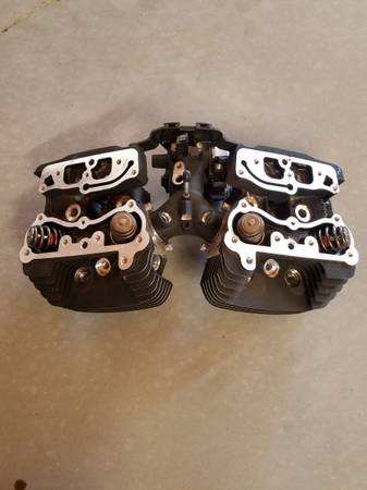 2013 HD Road Glide Engine Top End Parts 1