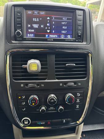 2019 DODGE GRAND CARAVAN / SILLA DE RUEDAS - $24,000 (Waltham)63469899039233124