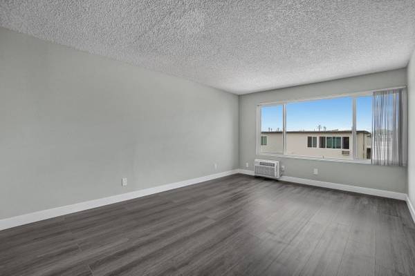 $2,850 / 2br - 940ft2 - Included Appliances: Stove, On-Site Management, Spacious Closets (501-525 N 4th St, Montebello, CA)63912984679170123