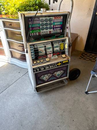 Double diamond slot machine 1