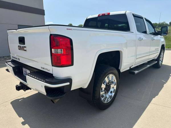 2015 GMC Sierra 2500 HD Crew Cab Denali Pickup 4D 6 1/2 ft - $29,950 (+ Midstate Auto Group)63621970799619124
