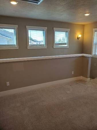 $3,195 / 3br - 2006ft2 - GORGEOUS 3bd 2.5ba With Quartz Counters/Solar Panel & More!! (Moon Mountain)63977273919107124
