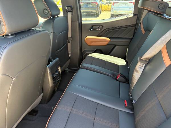 2026 GMC Canyon AT4- Black - Photo 11