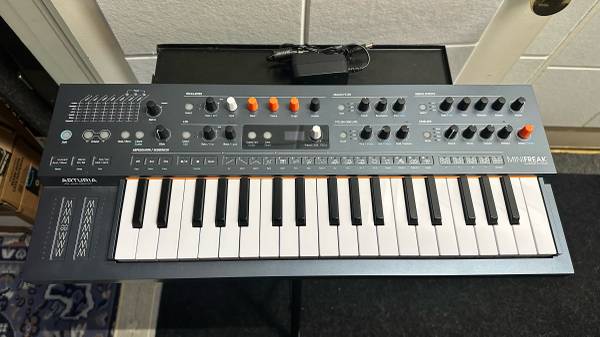 Arturia Minifreak 1