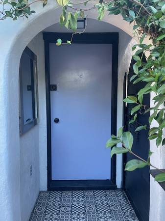 $2,500 / 400ft2 - Lovely Studio Cottage in WeHo (West Hollywood)63701016151937121