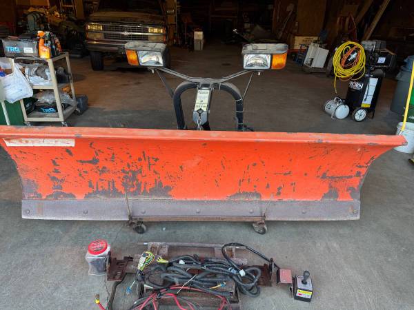 7.5' Curtis Pro Plow 1