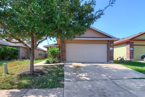 $1,900 / 3br - "Gorgeous 3-Bed with 2 Full Baths near Tesla - 1322 Sq Ft of Comfort!"64046032089729121