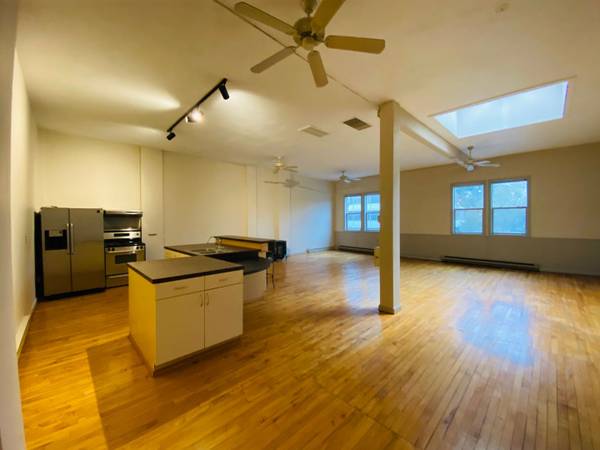 $4,000 / 4000ft2 - Large Live / Work Space 4000sq' + right in the heart of downtown VanWA (Vancouver WA)63914971611523123