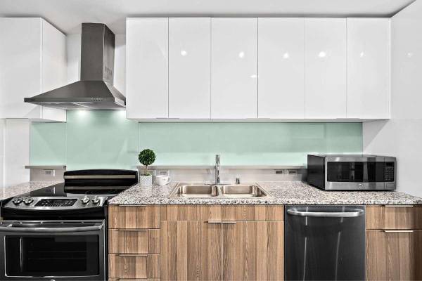 $2,688 / 1br - 696ft2 - High Speed Internet, Guest Parking / Passes, Children's splash deck (Downtown Bellevue)63808008493313123