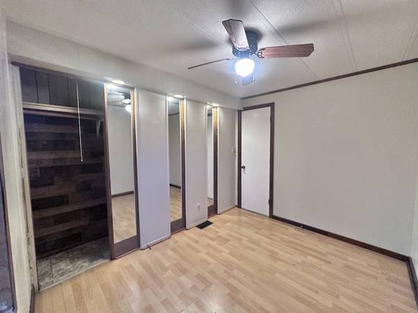 $1200.00 / 4br - 1600ft2 - Spacious Home with Storage  Building64036371524993123