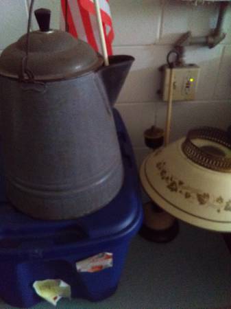 VINTAGE LARGE ENAMEL COFFEE POT WITH TIN LID, AND A LAMP. 1