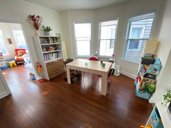 $2,700 / 3br - Updated 3BR in East Rock w/ central ac and in-unit laundry! (New Haven)64010332052482121