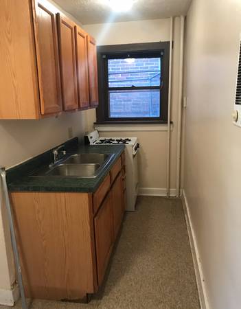 $675 / 400ft2 - Bemis Ridge - Studio Apt (near Creighton campus) (Omaha, NE)63681677843073120