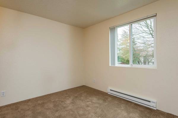 $1,100 / 424ft2 - Live in the heart of it all! Gresham's prime neighborhood awaits. (Gresham - North Central)64038879652866124