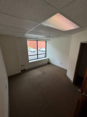 $17 / 1700ft2 - Espacio de oficinas en el centro de Allentown con estacionamiento –1,700 pies² – $17/pies² (Allentown)64145512520195122