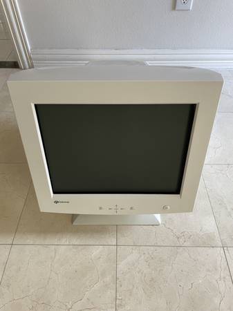 Gateway EVF720 (Diamondtron VX720) 17 in. CRT Monitor Retro Gaming 1
