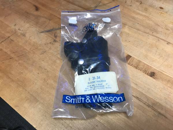 Smith and Wesson B 21-34 1
